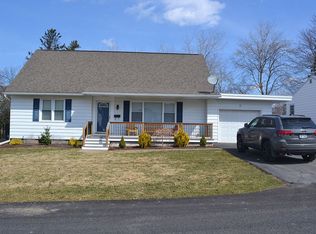 11 Wadas Dr, New York Mills, NY 13417