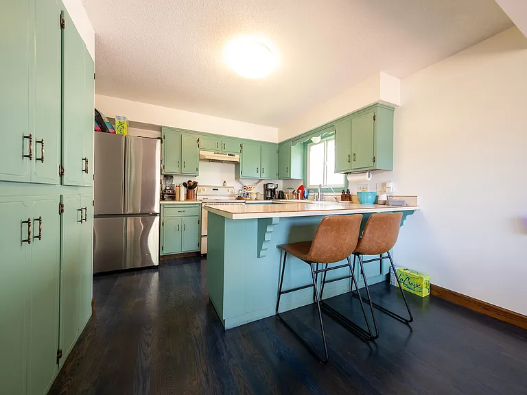 1581 Woodside Ct NE — Photo 8