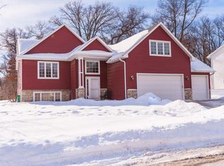 28 Tyrol Ln SE, Rochester, MN 55904