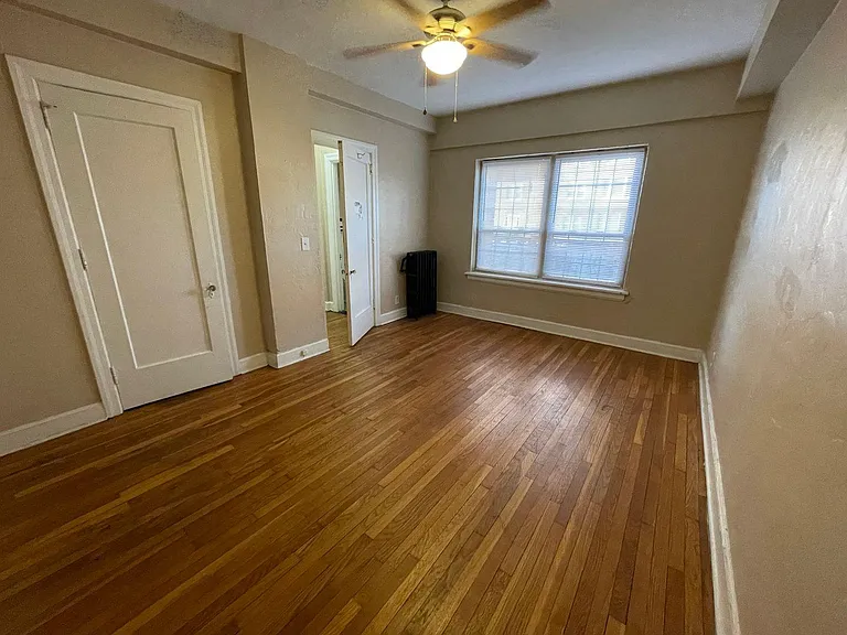 Llanhurst Apartments — Photo 8
