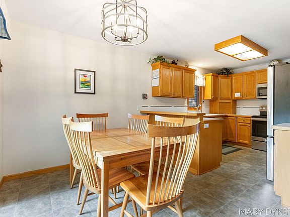 4th image of 7194 Royal Oak Dr