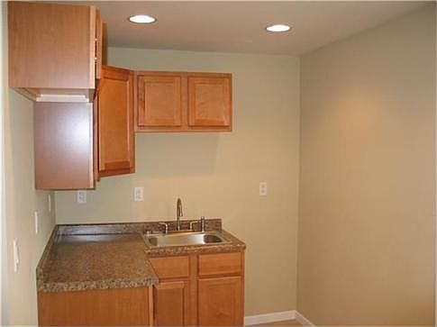 3rd image of 5916 E Shimer Ave