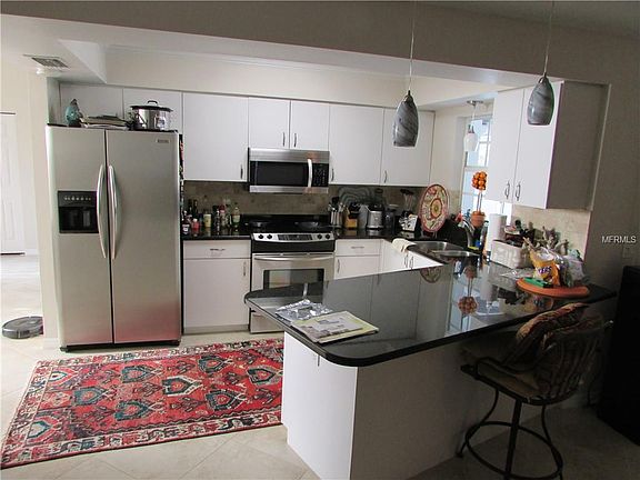 5th image of 307 Rosewood Ct