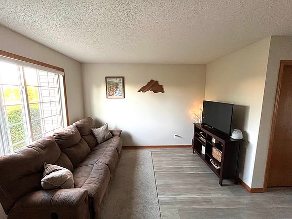 3rd image of 4952 Emmit Dr N #1