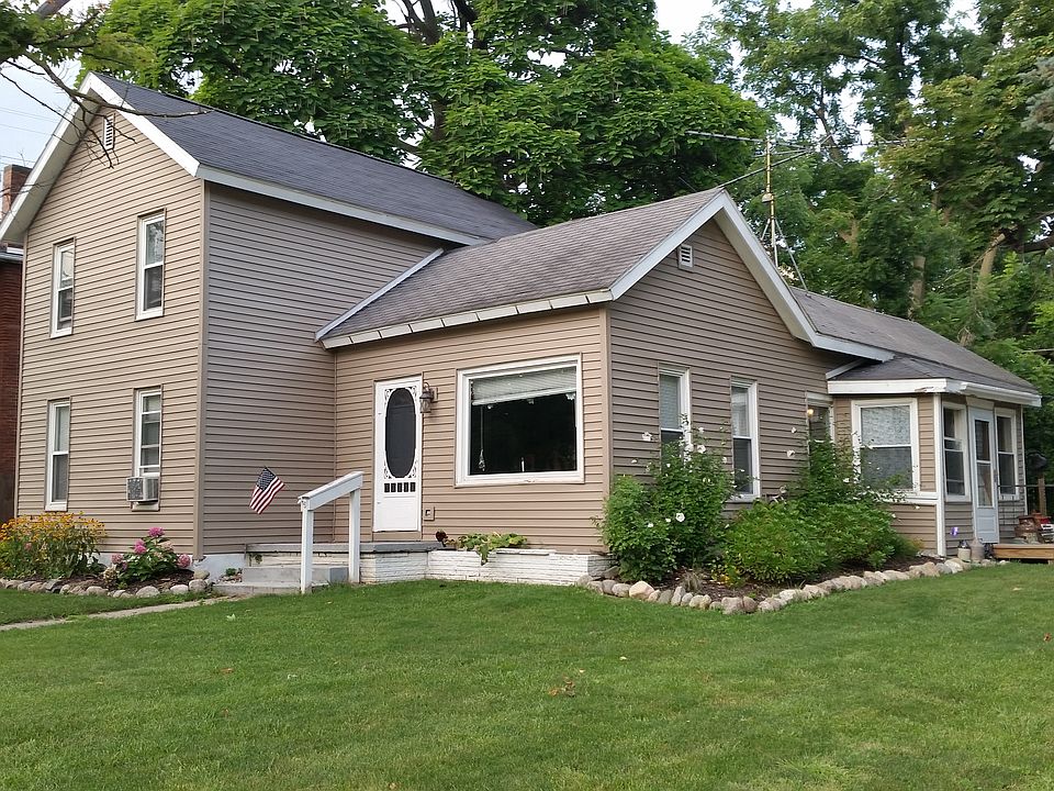 1st image of 311 S Grand Ave