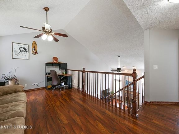 4th image of 616 Glenwood Ln