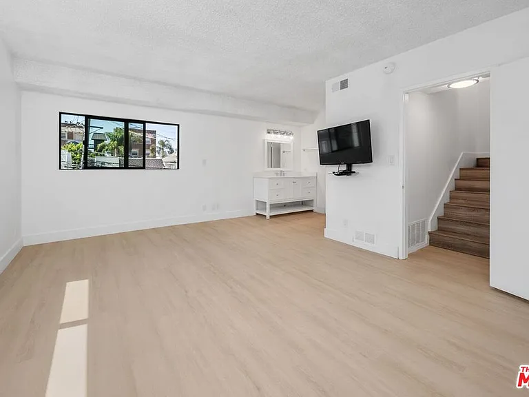 19 Sunset Ave #3 — Photo 16