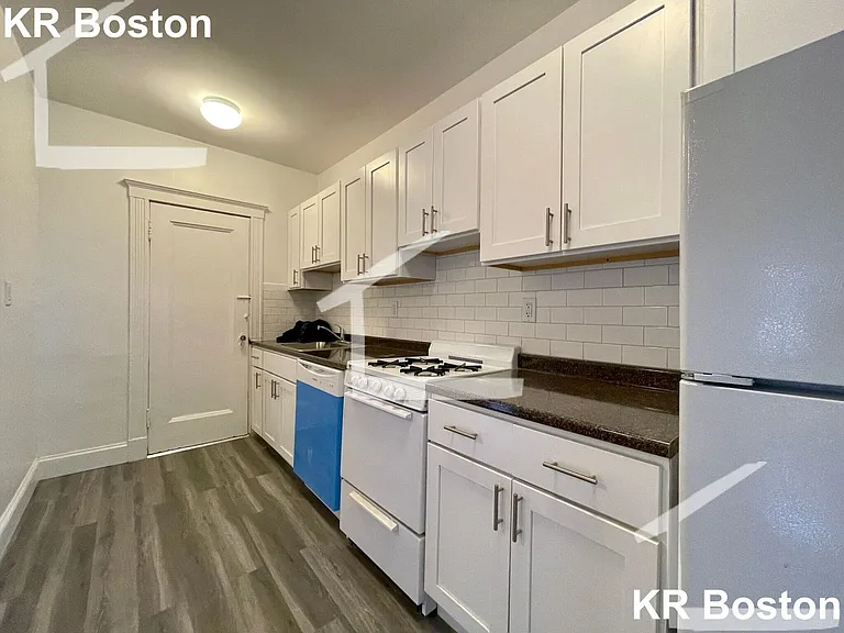 8 Vinal St #2B — Photo 6
