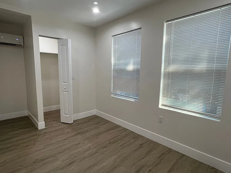 1823 P Street — Photo 16