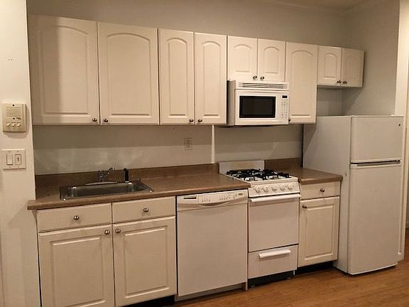 2nd image of 305 E 84th St APT 4RE