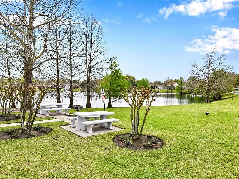 1820 Burchstone Dr — Photo 23