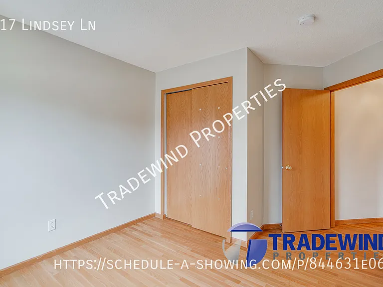 917 Lindsey Ln — Photo 15