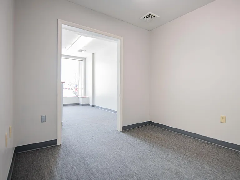 325 Market St — Photo 6