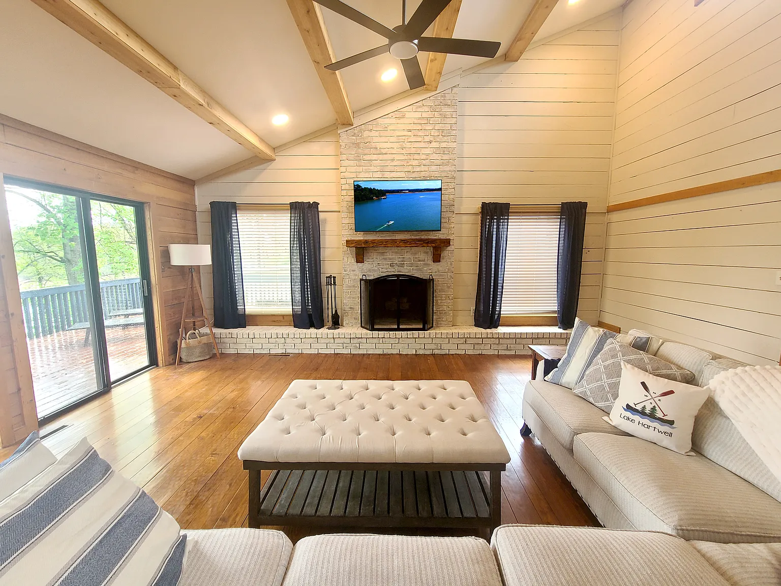 4 bed, 2520 sqft, $6,500 — Photo 3