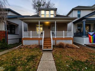 1083 Lakepointe St, Grosse Pointe Park, MI 48230