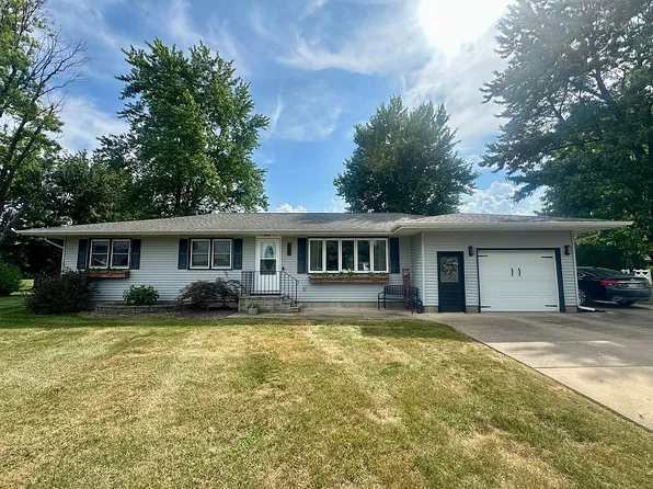 809 Starlite Dr, West Point, IA 52656