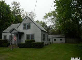 342 S Country Rd, Brookhaven, NY 11719