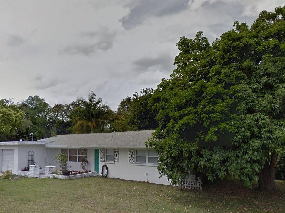 1st image of 4425 Brooksdale Dr