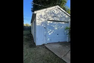 2107 Hardin Dr — Photo 11