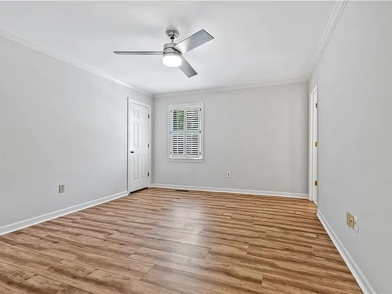 1160 Windsor Pkwy #8 — Photo 13