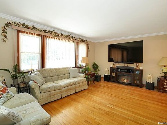 4th image of 45 Tamarack St