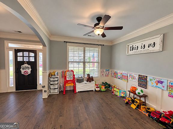 4th image of 424 Post Oak Way