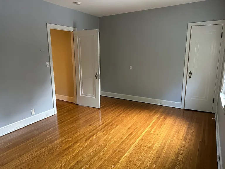 215 W Minnehaha Pkwy #2 — Photo 8