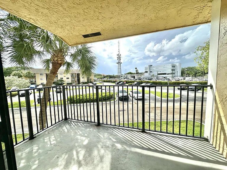 251 W Palm Cir W #W-206 — Photo 8