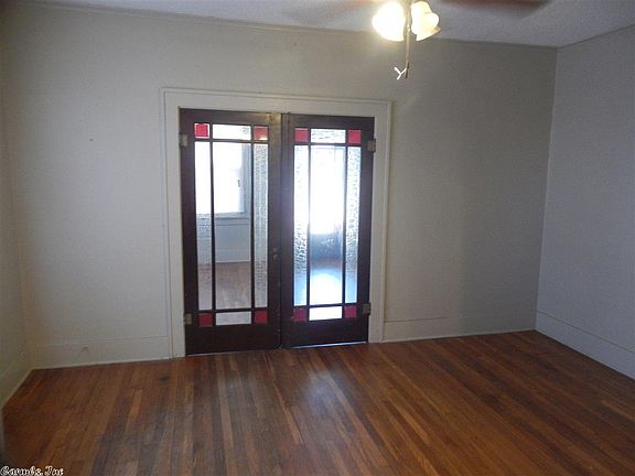 5th image of 1103 W 51st St
