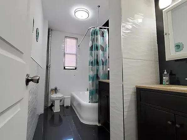 2110 Westbury Court image 13 of 15