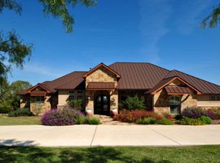 167 S Grand Cru Ln, Fredericksburg, TX 78624