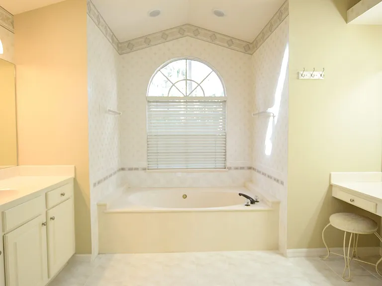 5313 Lake Bluff Ter — Photo 16
