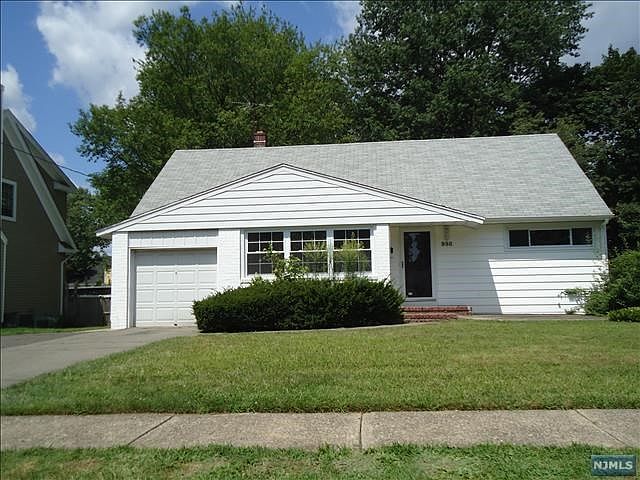 1st image of 986 Pleasant Dr