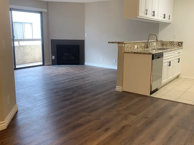 NoHo Village Apartments — Photo 12