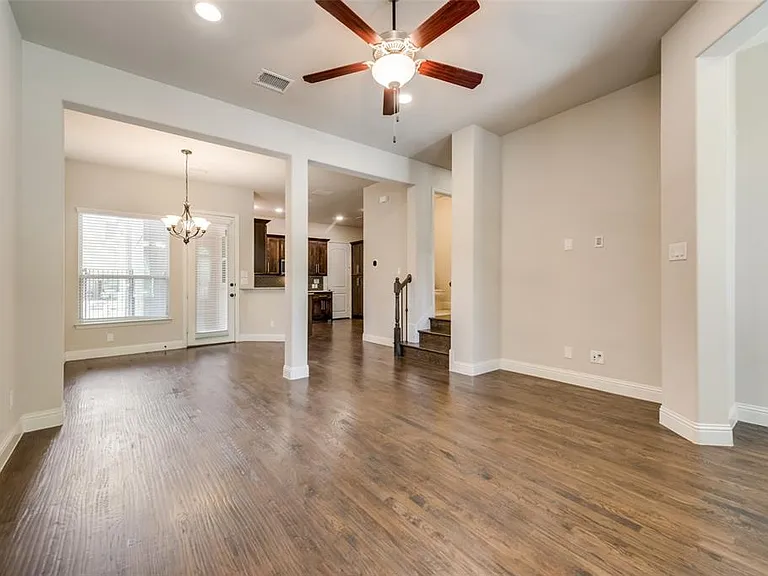 4213 Broadway Ave — Photo 4