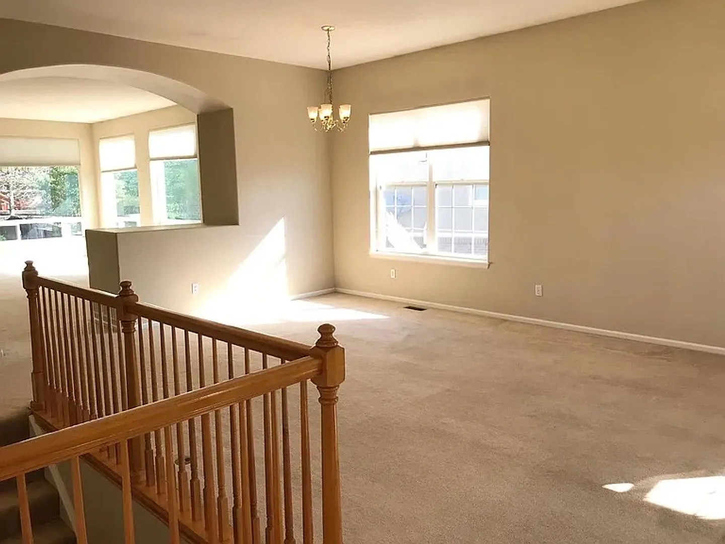 Bright & Spacious Broadlands Ranch with 2.5 Car Garage — Photo 2