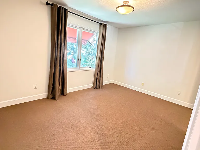 5701 Malaga Pl — Photo 38