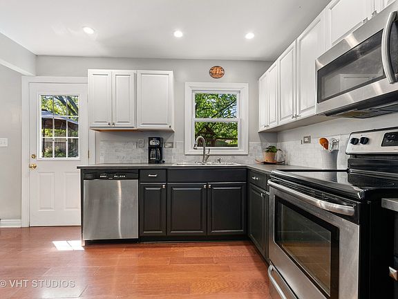 5th image of 10217 Hyacinth Dr