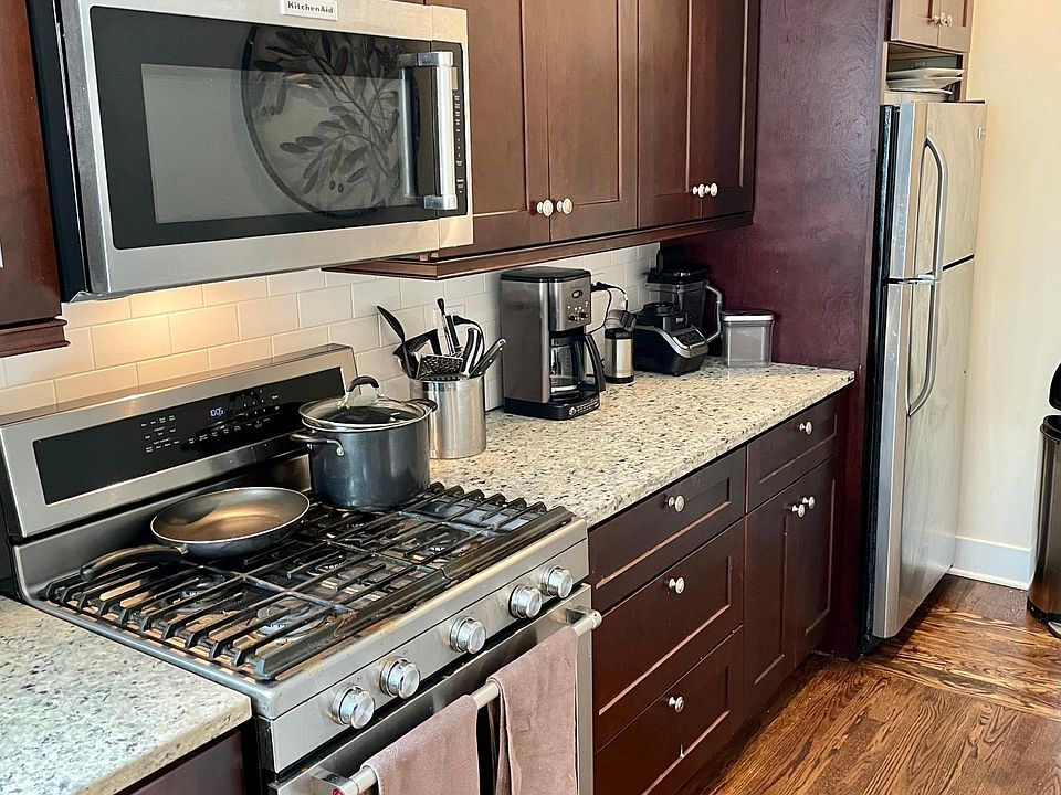 1st image of 3704 N Janssen Ave APT 2