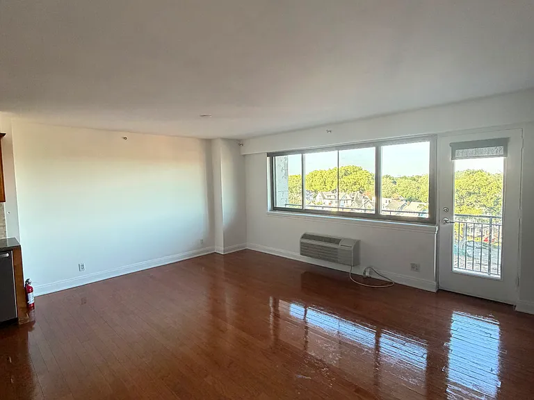 60 Parkway Dr E #6B — Photo 18
