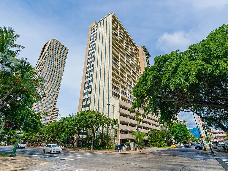 2092 Kuhio Ave #906 — Photo 20