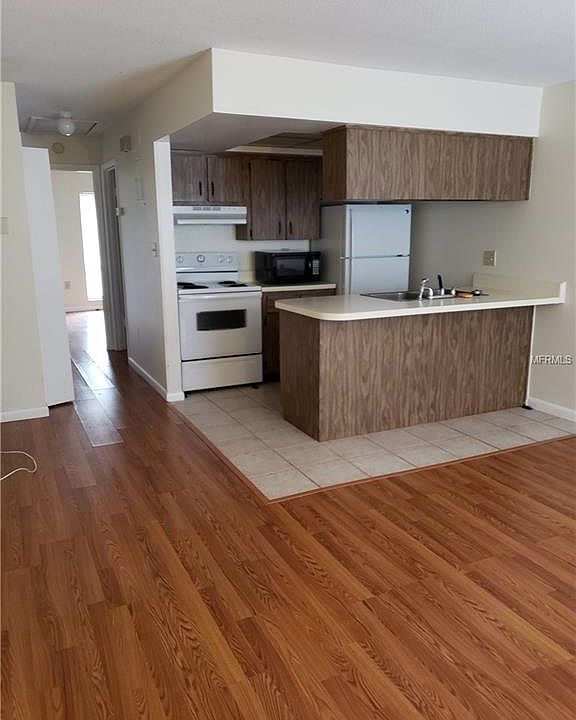 2nd image of 792 N Sinclair Ave
