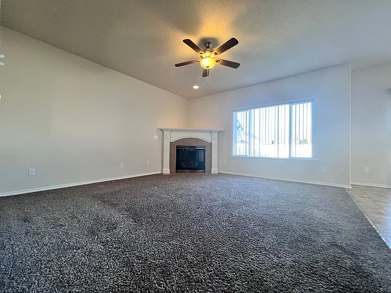 5193 N Toscana Ave — Photo 4