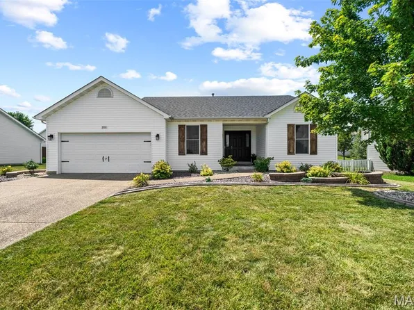 202 Schmittgens Dr, Wentzville, MO 63385