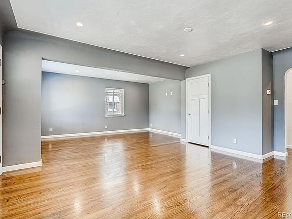 5th image of 3060 N Clermont St