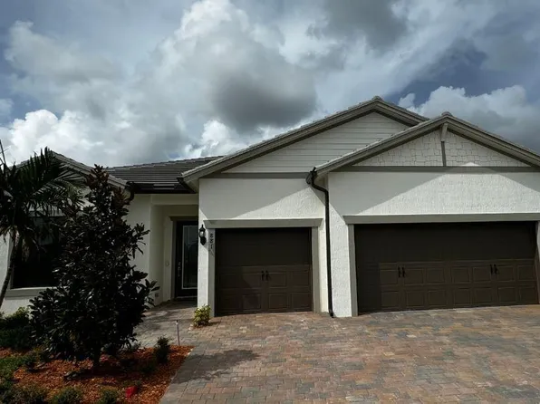 881 SE Courances Drive, Port St Lucie, FL 34984
