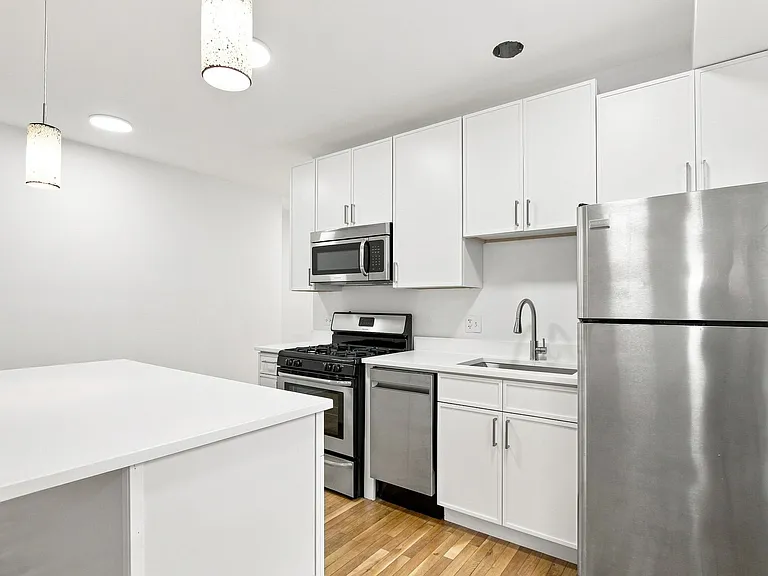 Square 37 Apartments — Photo 48