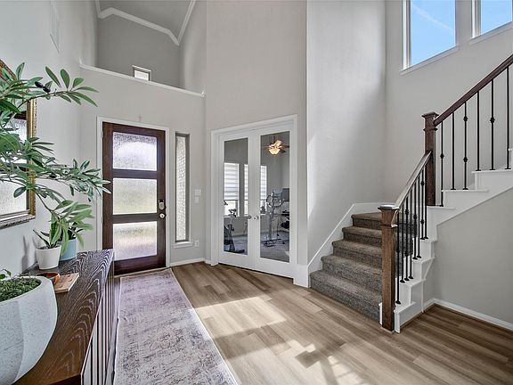 4th image of 8303 Mount Washburn Ln