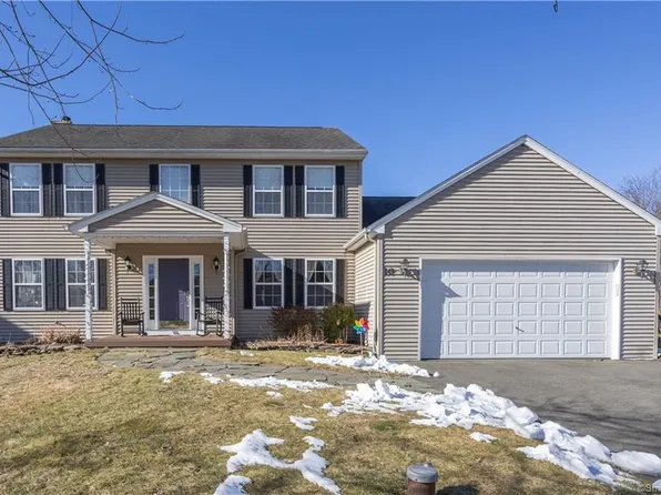 10 Brook Pasture Lane, Granby, CT 06035