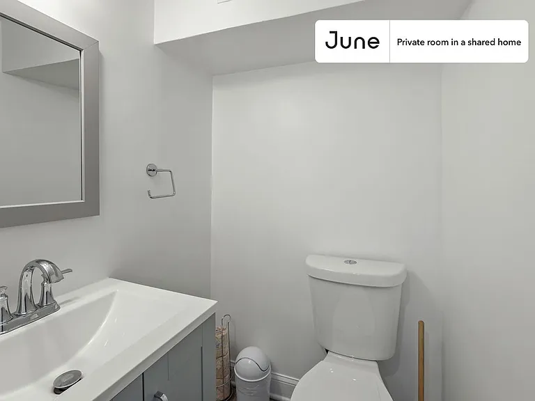 529 42nd St NE #B — Photo 20